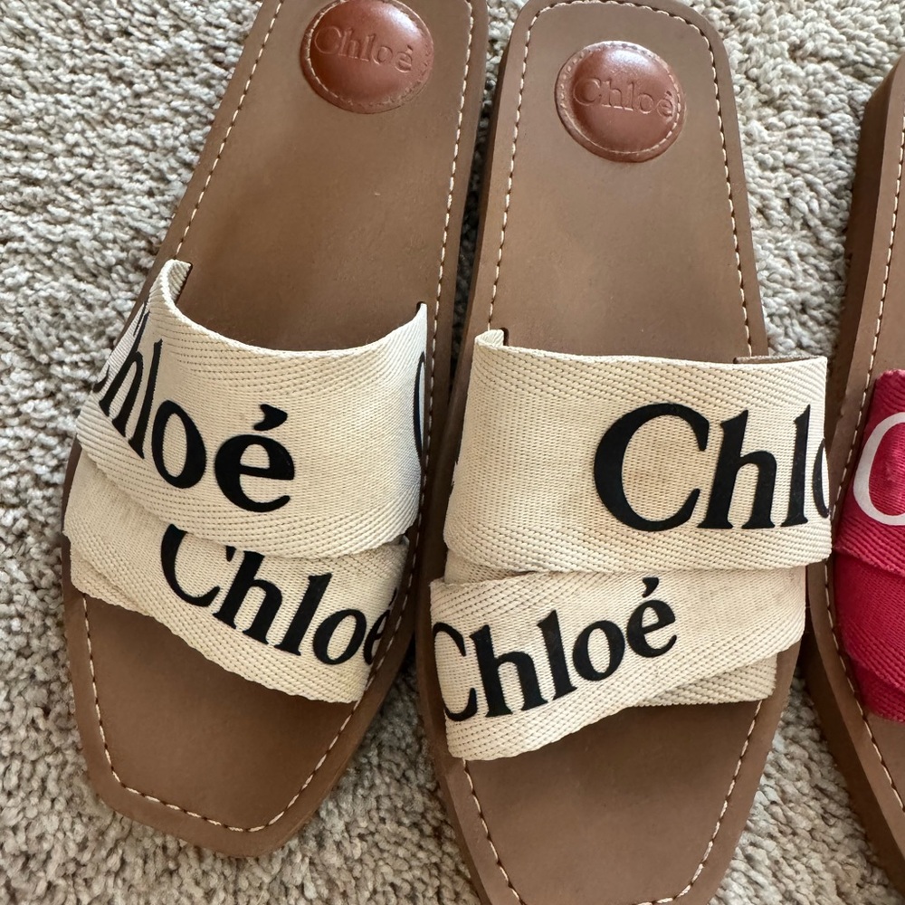 Chloé Beige and Black Logo Slides